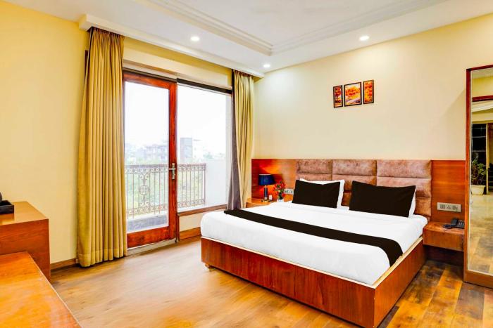 townhouse oak sector 47 near medanta