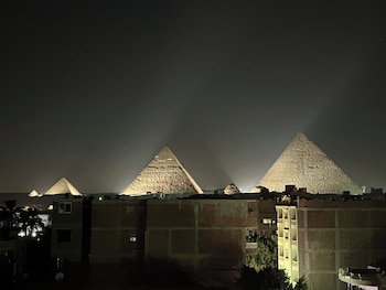 king badr pyramids inn