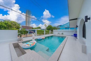 The 38 Pool Villas Pattaya,,3 star