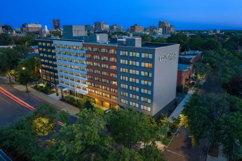 courtyard new haven at yale