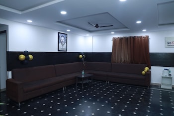 Urban Stay Chairmen Hotel,,3 star