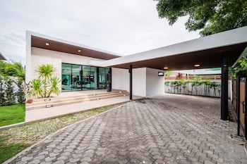 movenpick pool villa4br privatepool