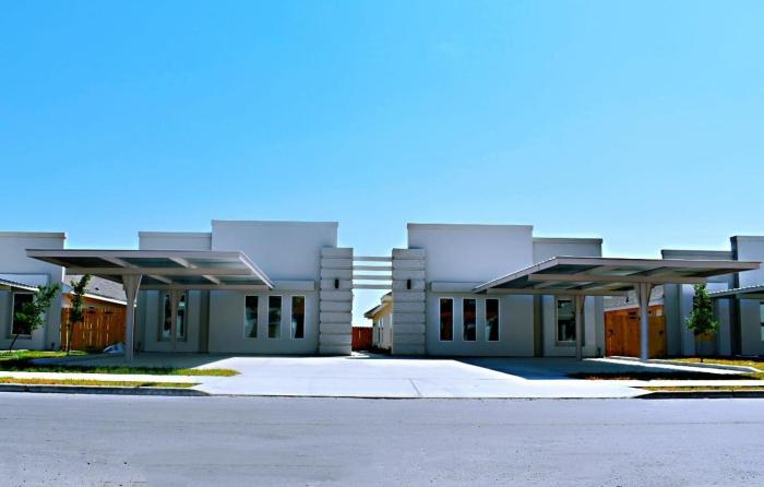 Beautiful Apartment 9 Min To Mercedes Outlets,,2 star