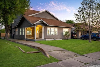 experience serenity in a 4br 3ba downtown home