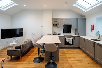 Town Center Cottage,,3 star