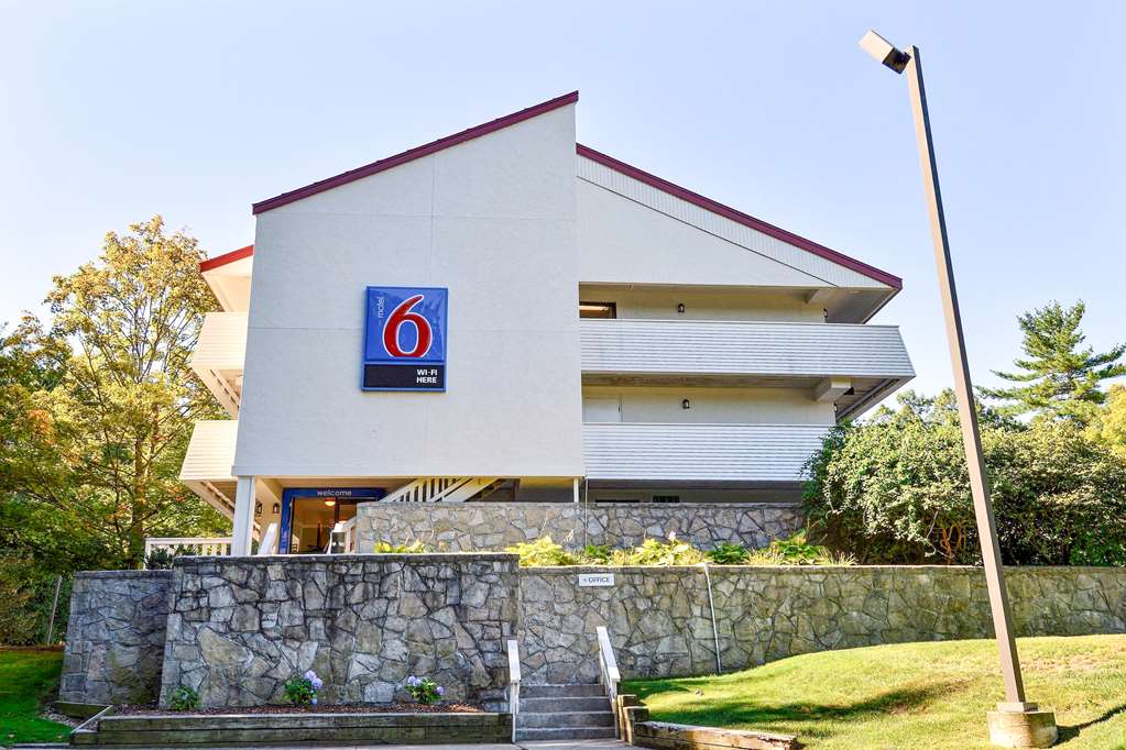 Motel 6 Nashua, Nh - South,New Hampshire>>Nashua,2 star