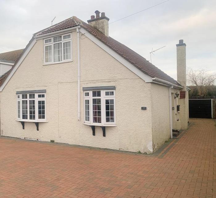 Family Home Three Bed House Near The Beach,,4 star