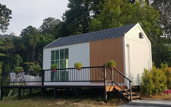 The Pubpa Backyard,,2 star