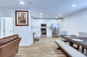 Spacious La Plata Escape,,2 star