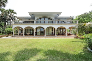 Amã Stays & Trails Villa Ishatva, Alibag,,5 star