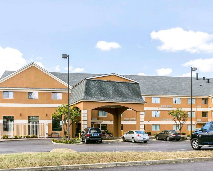 Quality Inn & Suites University/Airport,Louisville>>Jefferson County,2.5 star