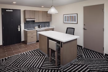 Hyatt House Royal Oak/Birmingham,,2 star