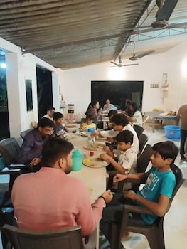 S R Farm House,,3 star