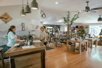 Emberglow Outdoor Resort,95 Pinewood Trail,2 star