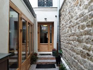 Grand Hotel De Clermont,18 Rue Veron,2 star