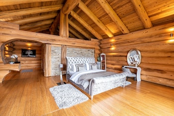 The Vu Log Cabins,,2 star