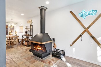 apres chalet 2364