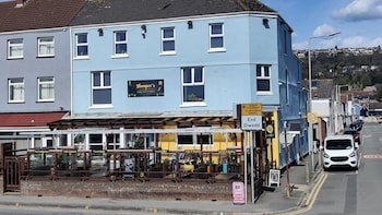 hoopers sandy beach guest rooms