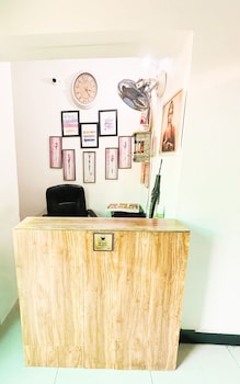 Roomshala 167 Hotel Red South Ex,,3 star