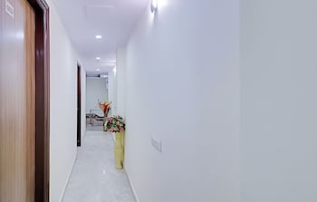 Roomshala 176 Hotel Green Palace,,2 star