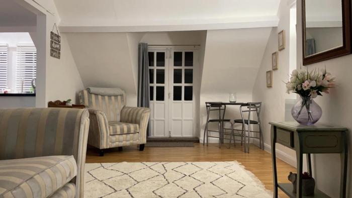 stunning 1 bed apartment in the heart of ludlow