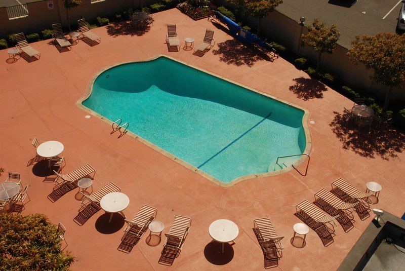 oakland airport executive hotel
