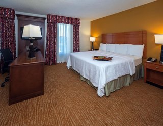 hampton inn and suites mobile i 65 airport blvd