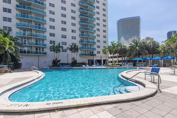 Ocean Reserve By Boutique Apartments Mia,19370 Collins Ave,3 star