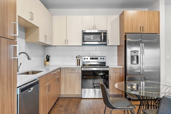 The Hollywood Suite The Gulch,,3 star