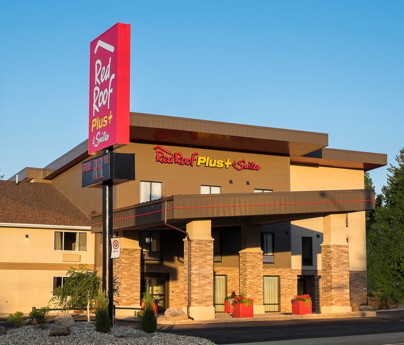 Red Roof Inn Plus+ & Suites Malone