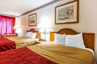 econo lodge inn and suites