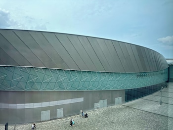 city centre albert dock and arena apts