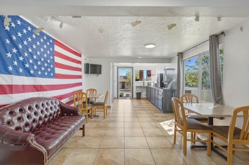 Patriot Stay Motel,,2 star