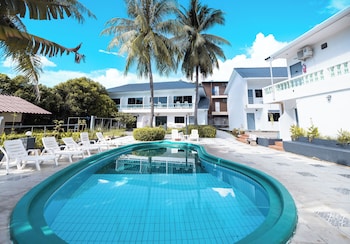 The Coconut Resort Hotel,,3 star