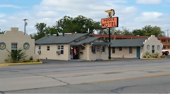 Ponca Motel,,2 star