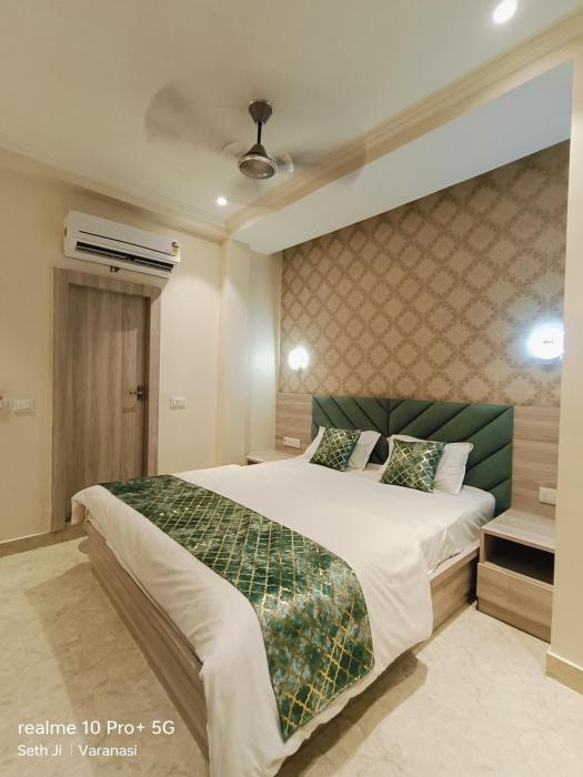 Hotel H Inn,,2 star