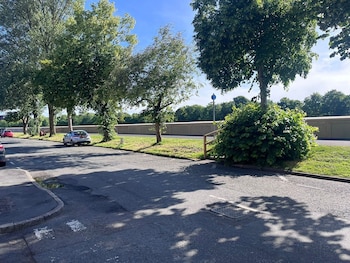 Riverside By Teil,,2 star