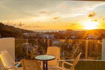 2br ocean view 1km to beach patong c129