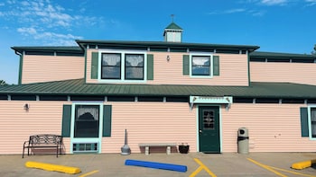 Superior Victorian Inn,,2 star