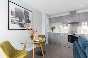 Elliot Oliver- Charming 1 Bed Apartment,,4 star