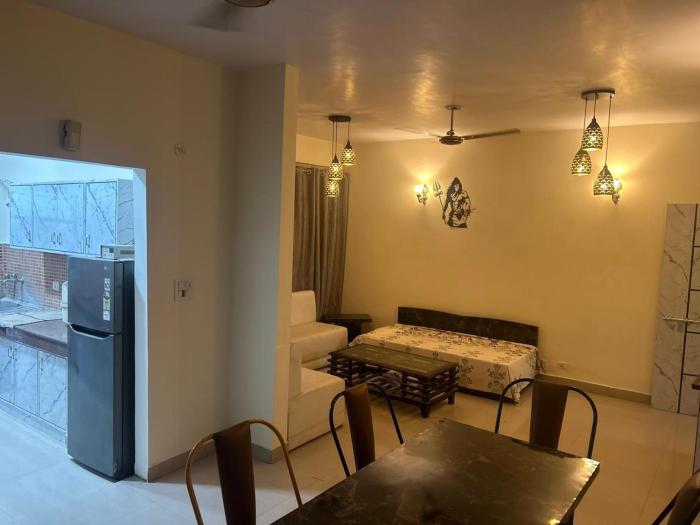 Highriseviews/Familyfriendly/Neartajmahal,,3 star