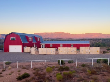 Blue Cow Guest Farm,,2 star