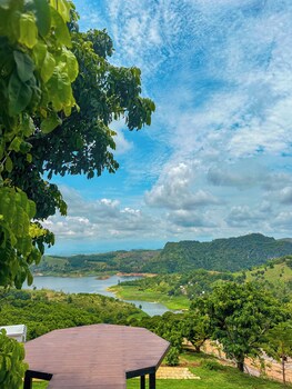 Make Me See Cloud,,4 star