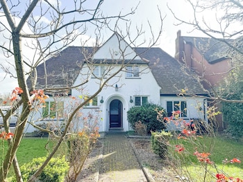 large 8 bedroom house in edgbaston