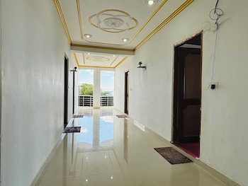 Prafull Hotel,,2 star