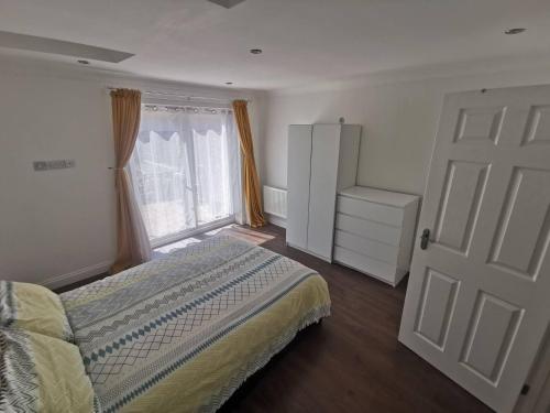 romford retreat stylish apartment stay