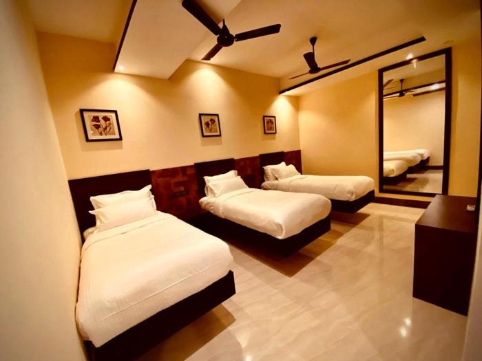 La Grande Suite & Banquet Hall,,3 star