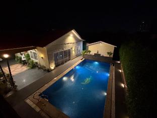 Gobravo 37 - 2Bhk Farm With Pool & Garden Sec150 Noida,,3 star