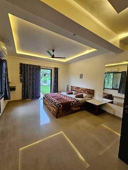 Solace By Joy Suites,,2 star