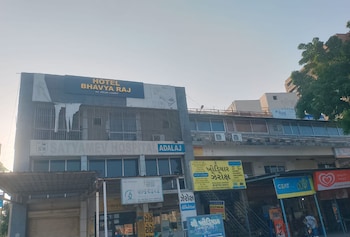 hotel bhavya raj
